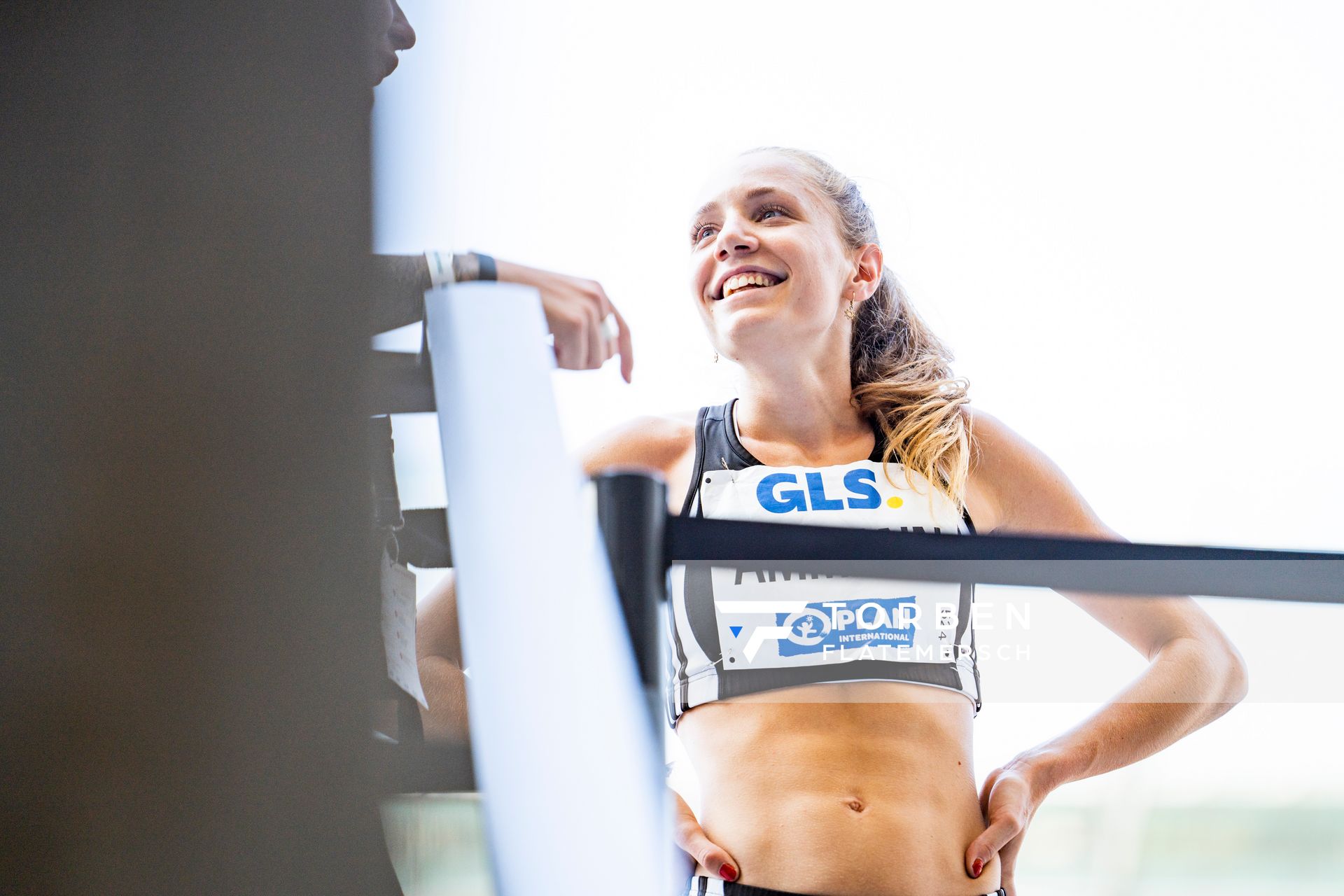 Alina Ammann (TuS Esingen) nach den 800m waehrend der deutschen Leichtathletik-Meisterschaften im Olympiastadion am 26.06.2022 in Berlin